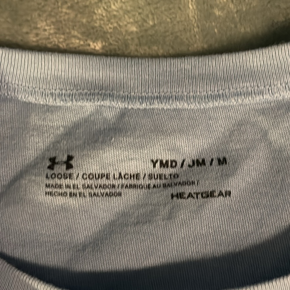 Girls Under Armour T shirt. Youth medium - Picture 2 of 4